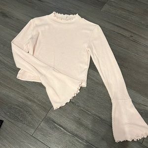 Light pink flair sleeve cropped top